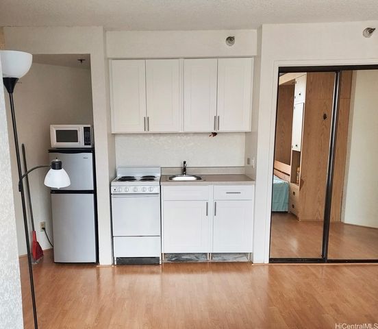 300 Wai Nani Way I1006, Honolulu, HI 96815