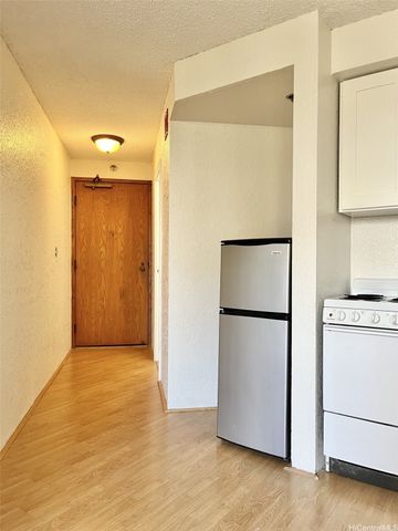 300 Wai Nani Way I1006, Honolulu, HI 96815