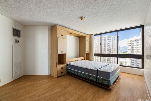 300 Wai Nani Way I1006, Honolulu, HI 96815
