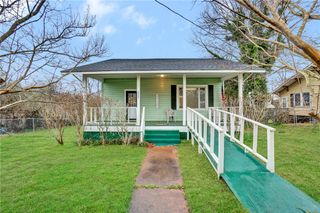 2505 E Brown Street, Seneca, SC 29678