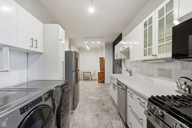 1404 E 56th Street 1, Chicago, IL 60637