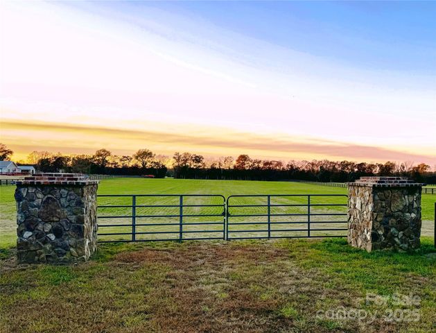 1663 Mayhugh Road, Chester, SC 29706