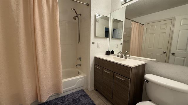 8800 LATREC AVENUE 9305, Orlando, FL 32819