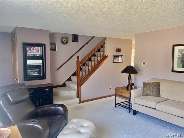 4293 Twilight Lane, Hamburg, NY 14075
