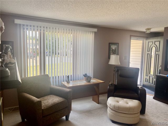 4293 Twilight Lane, Hamburg, NY 14075