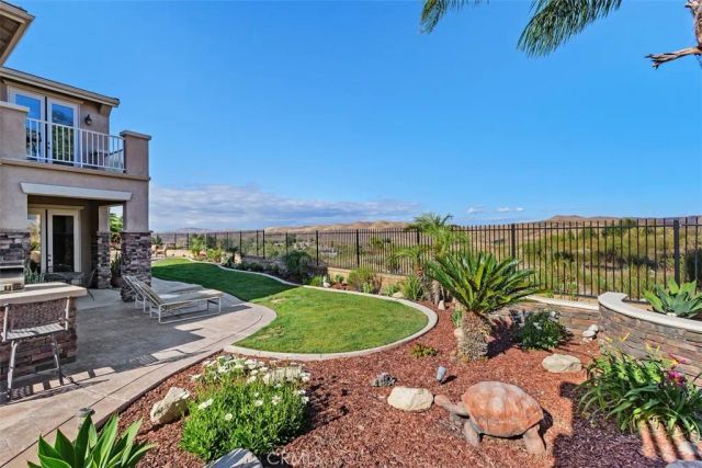 22512 Amber Eve Drive, Corona, CA 92883
