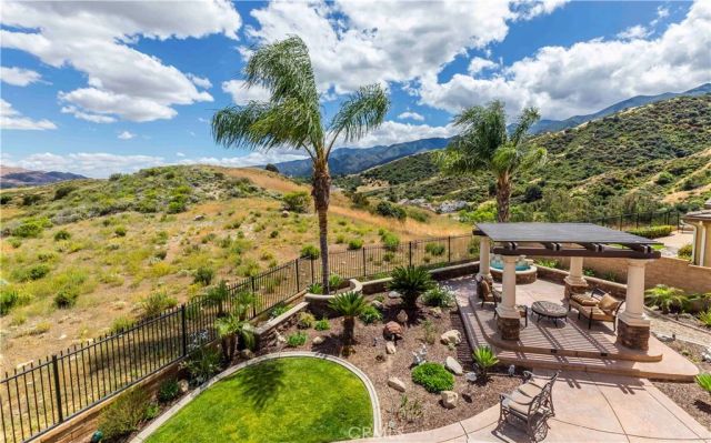 22512 Amber Eve Drive, Corona, CA 92883