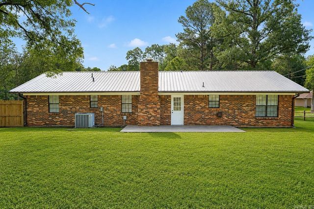 1324 Mockingbird, White Hall, AR 71602