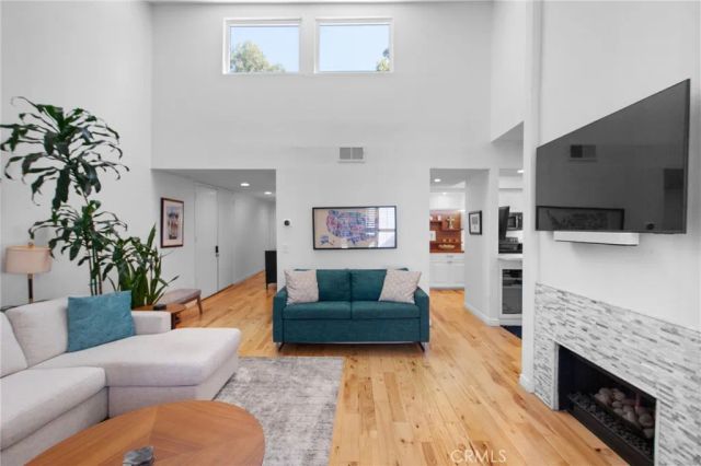 17711 Margate 313, Encino, CA 91316
