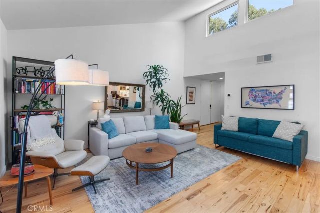 17711 Margate 313, Encino, CA 91316