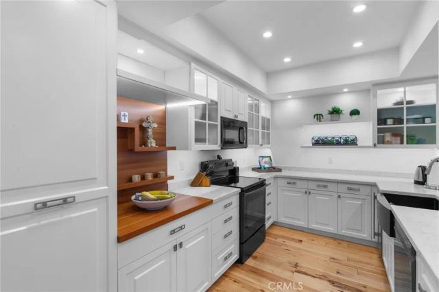 17711 Margate 313, Encino, CA 91316