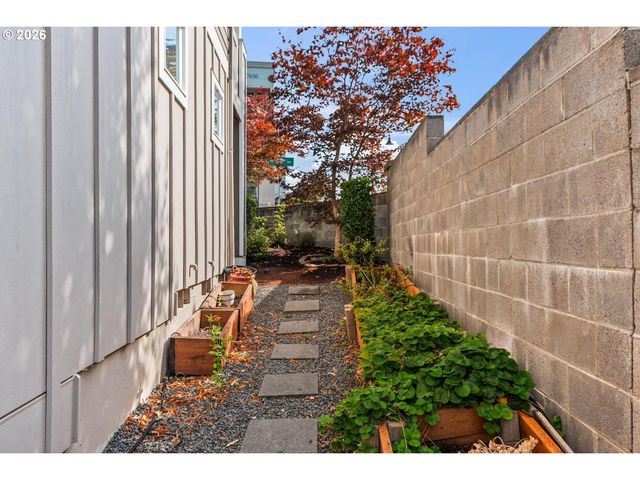 7595 Nw 170th Avenue, Portland, OR 97229