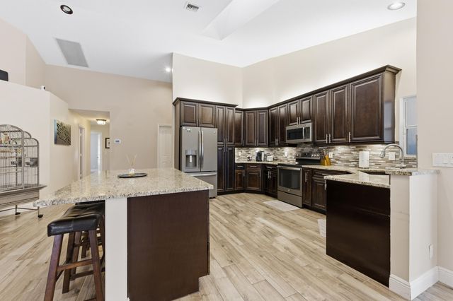 7496 155th Place N, Palm Beach Gardens, FL 33418