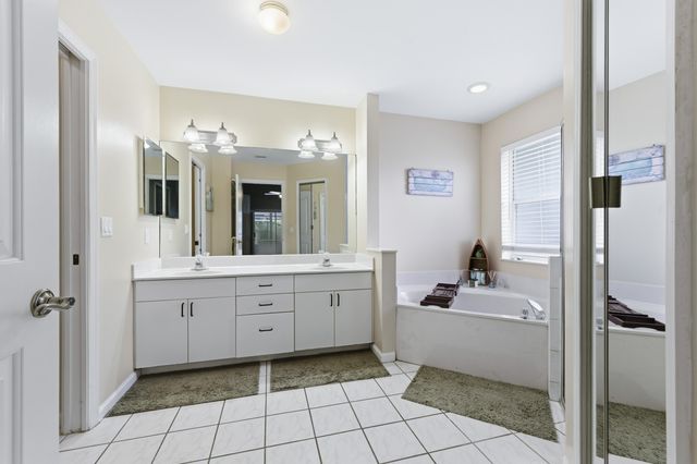 7496 155th Place N, Palm Beach Gardens, FL 33418