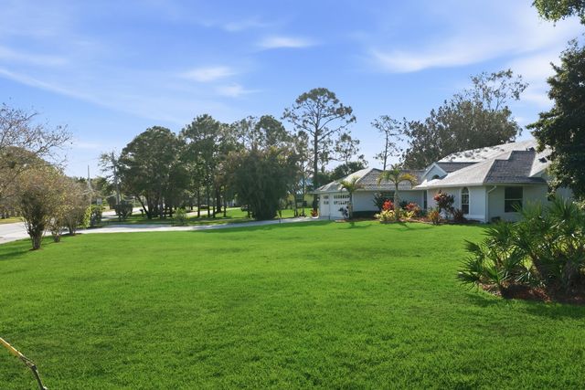 7496 155th Place N, Palm Beach Gardens, FL 33418