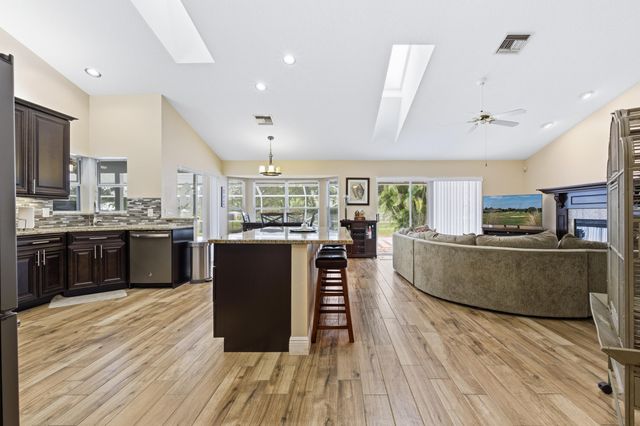 7496 155th Place N, Palm Beach Gardens, FL 33418