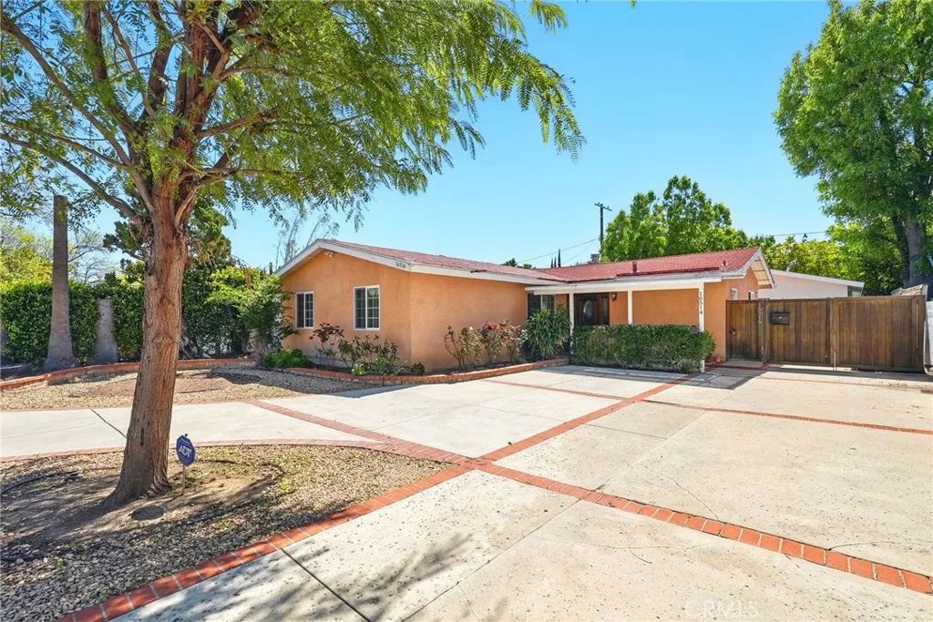 16514 Index, Granada Hills, CA 91344