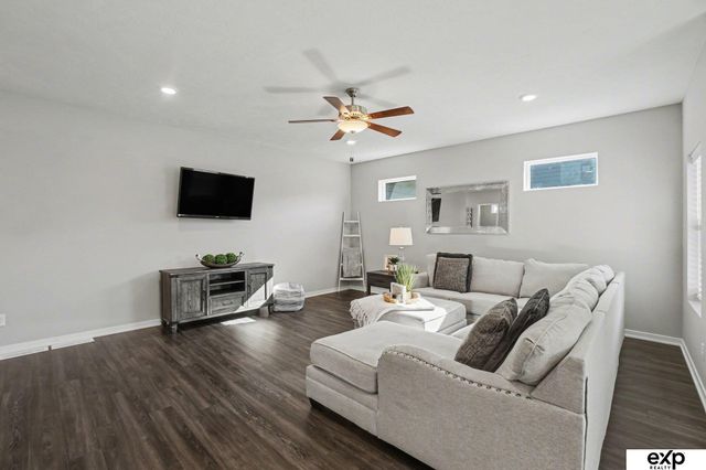 10316 N 152 Avenue, Bennington, NE 68022