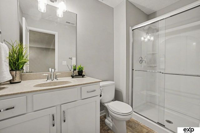 10316 N 152 Avenue, Bennington, NE 68022