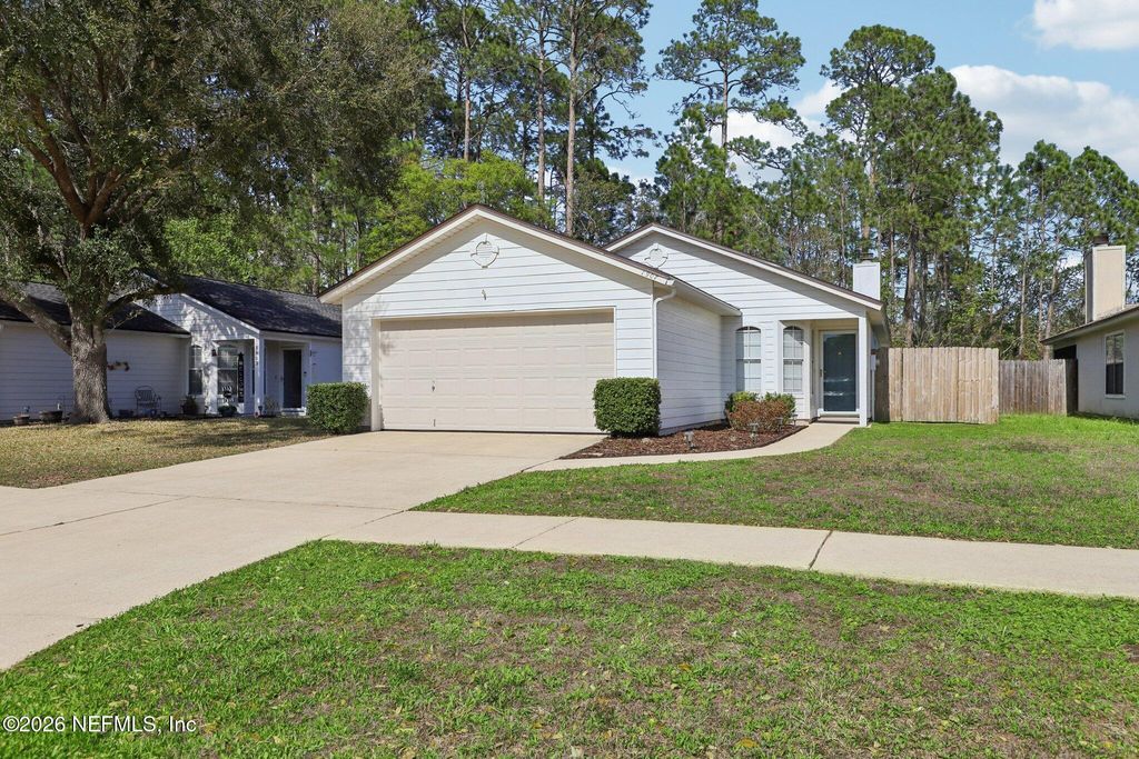 1907 HUNTERS TRACE Circle, Middleburg, FL 32068
