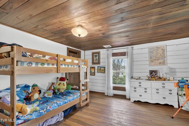 20217 Shadowood Circle, Meadowview, VA 24361