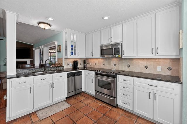 13918 EAGLESNEST BAY Dr, Corpus Christi, TX 78418