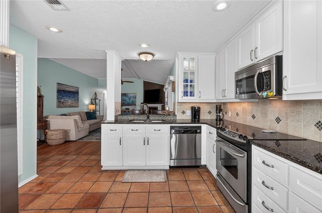 13918 EAGLESNEST BAY Dr, Corpus Christi, TX 78418