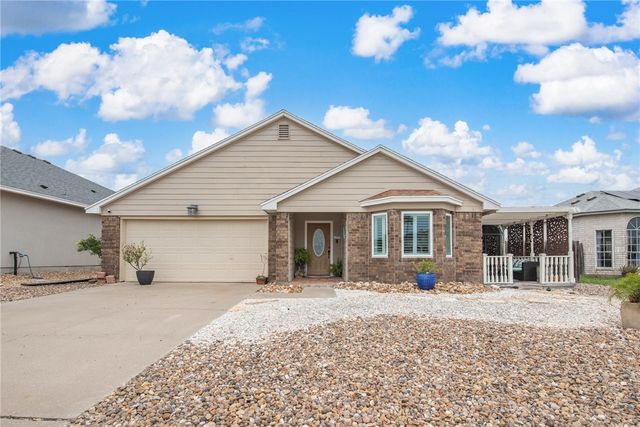 13918 EAGLESNEST BAY Dr, Corpus Christi, TX 78418