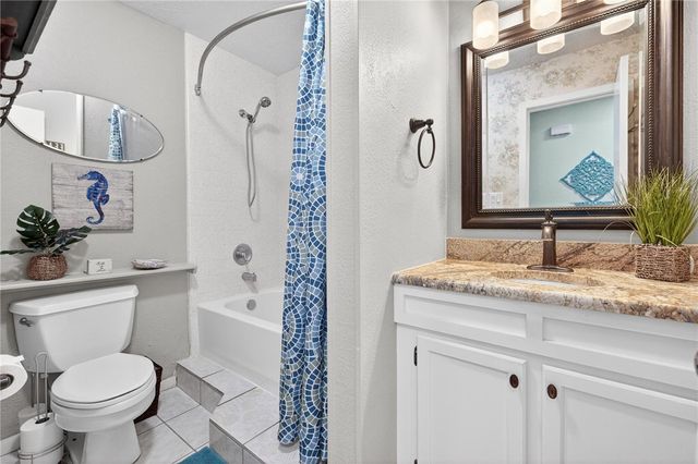 13918 EAGLESNEST BAY Dr, Corpus Christi, TX 78418