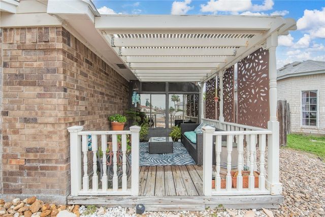 13918 EAGLESNEST BAY Dr, Corpus Christi, TX 78418
