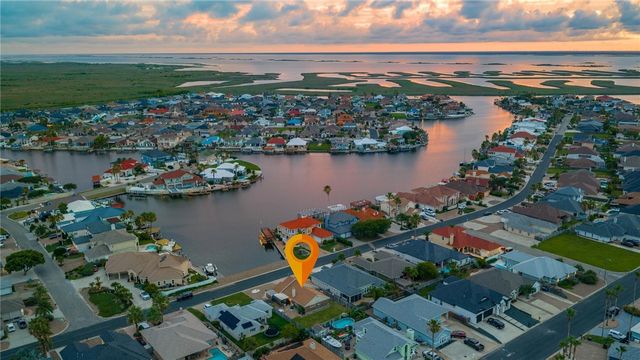 13918 EAGLESNEST BAY Dr, Corpus Christi, TX 78418