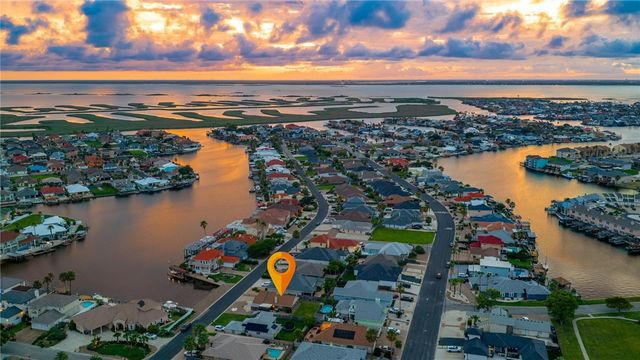 13918 EAGLESNEST BAY Dr, Corpus Christi, TX 78418
