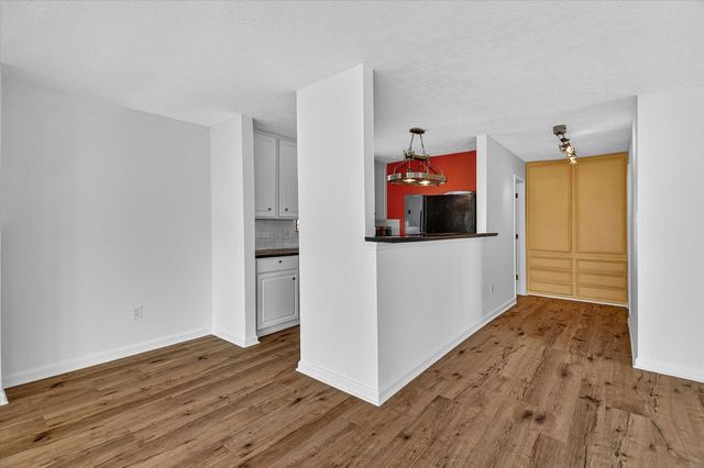 1 Highland Drive, Hitchcock, TX 77563