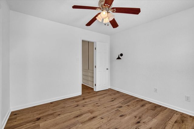1 Highland Drive, Hitchcock, TX 77563