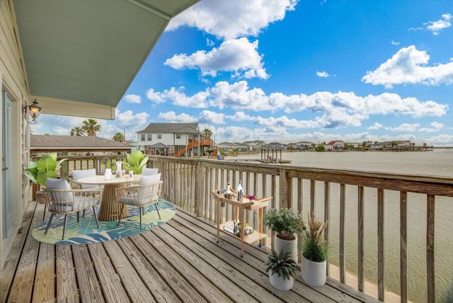 1 Highland Drive, Hitchcock, TX 77563