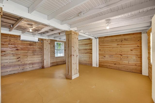1 Highland Drive, Hitchcock, TX 77563