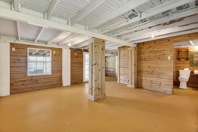 1 Highland Drive, Hitchcock, TX 77563