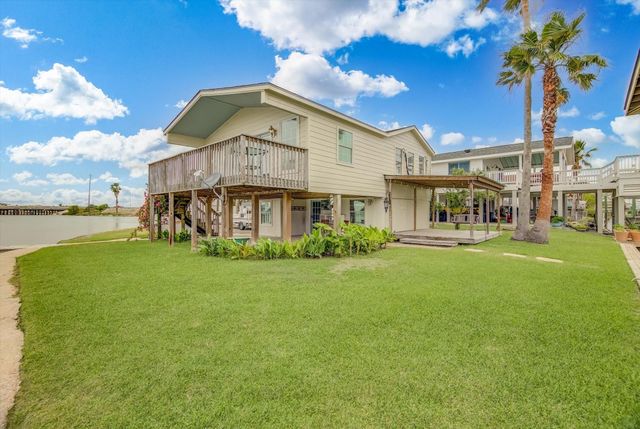 1 Highland Drive, Hitchcock, TX 77563