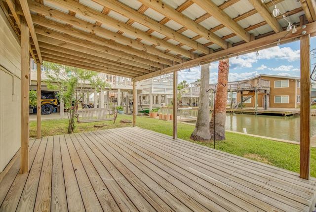 1 Highland Drive, Hitchcock, TX 77563