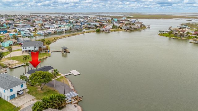 1 Highland Drive, Hitchcock, TX 77563
