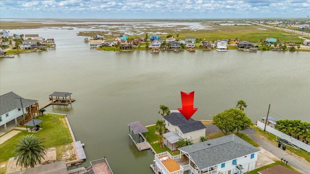 1 Highland Drive, Hitchcock, TX 77563