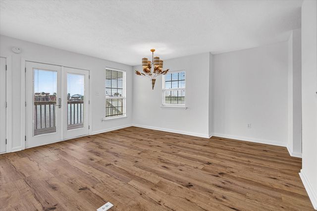 1 Highland Drive, Hitchcock, TX 77563