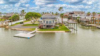 1 Highland Drive, Hitchcock, TX 77563