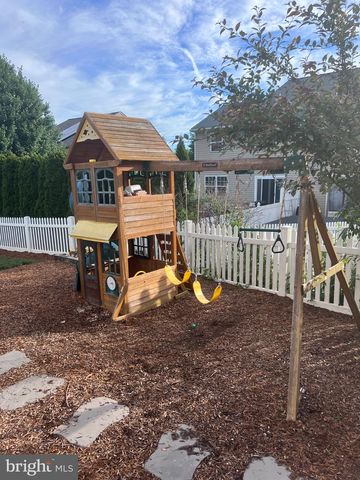 677 HONEYSUCKLE WAY, Pennsburg, PA 18073