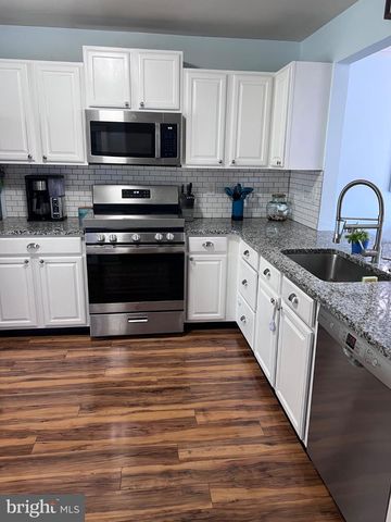 677 HONEYSUCKLE WAY, Pennsburg, PA 18073