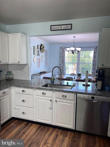 677 HONEYSUCKLE WAY, Pennsburg, PA 18073
