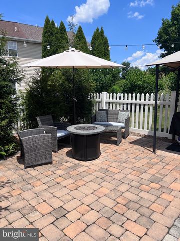 677 HONEYSUCKLE WAY, Pennsburg, PA 18073