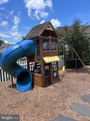677 HONEYSUCKLE WAY, Pennsburg, PA 18073