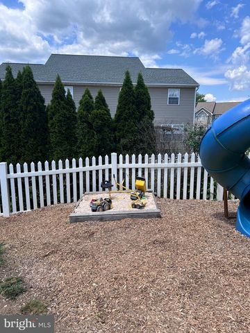 677 HONEYSUCKLE WAY, Pennsburg, PA 18073