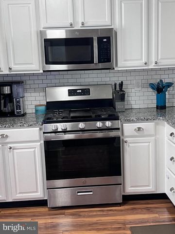 677 HONEYSUCKLE WAY, Pennsburg, PA 18073